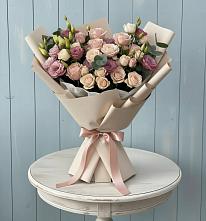 Букет цветов из:  Розы и Лизиантусы в Григорово Новгородская область