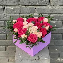 Цветочная композиция из Розы в коробке #REPLACE_PRED# Григорово Новгородская область