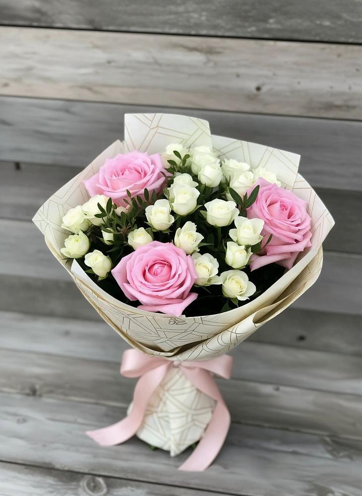 Букет цветов из: Розы в Григорово Новгородская область