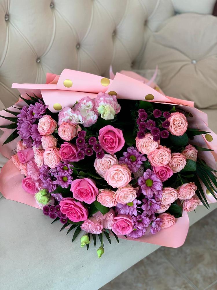 Букет цветов из: Хризантемы, Розы и Лизиантусы в Григорово Новгородская область