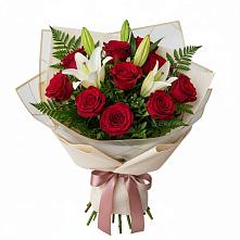 Букет цветов из:  Лилии и Розы в Григорово Новгородская область