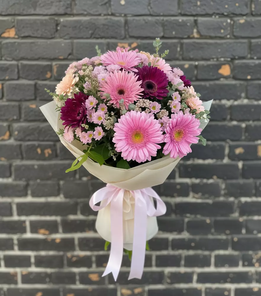 Букет цветов из: Герберы и Хризантемы в Григорово Новгородская область