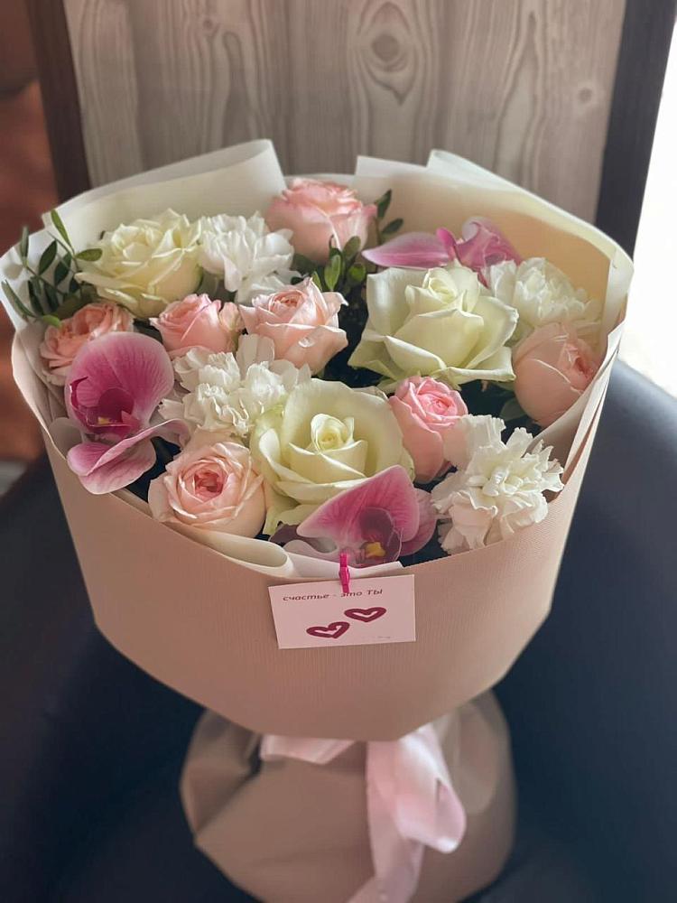 Букет цветов из: Орхидеи, Розы и Гвоздики в Григорово Новгородская область