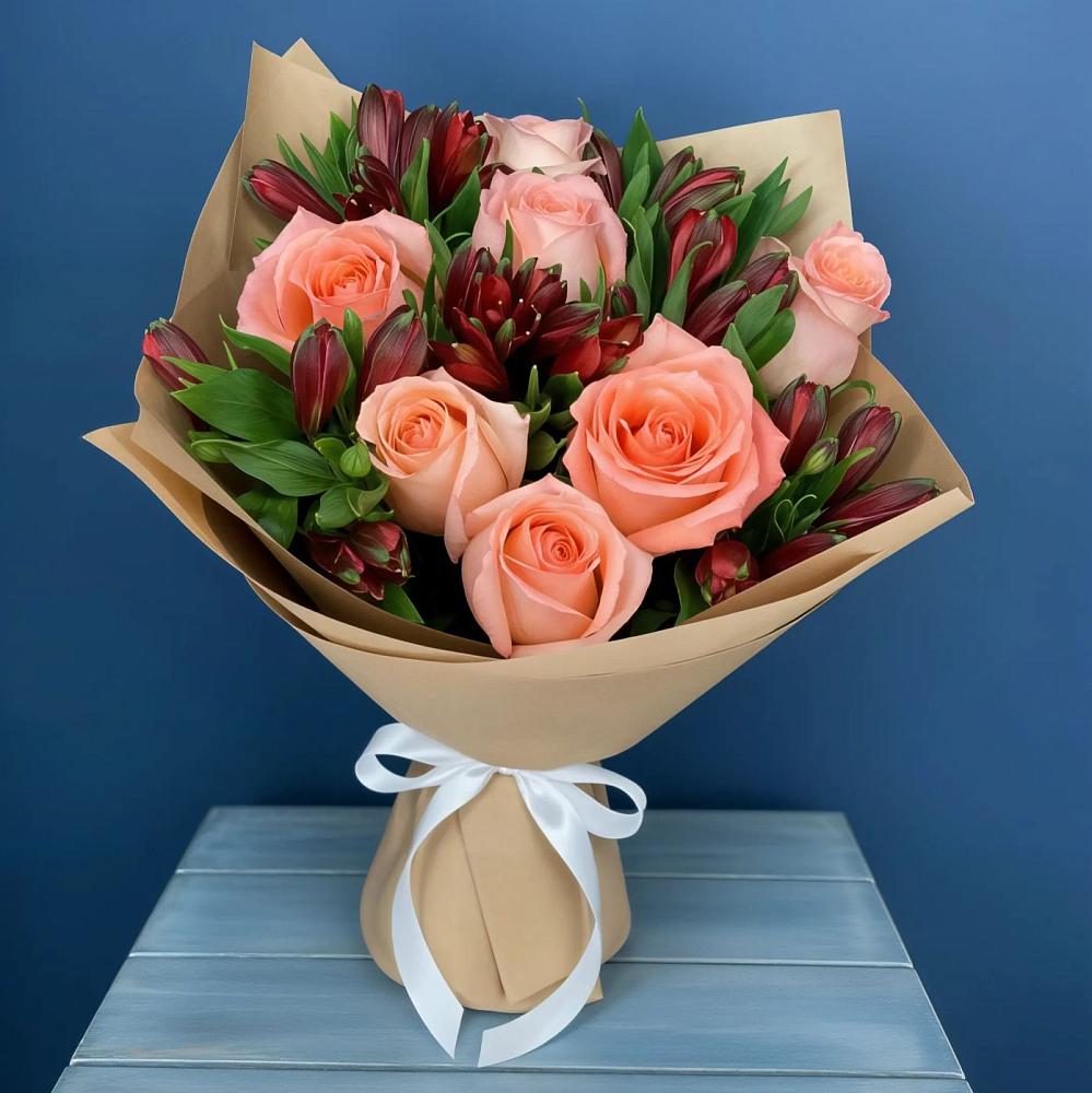 Букет цветов из: Розы и Альстромерии в Григорово Новгородская область