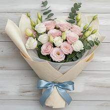 Букет цветов из:  Лизиантусы в Григорово Новгородская область