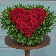 Цветочная композиция из Розы в виде сердца в Григорово Новгородская область