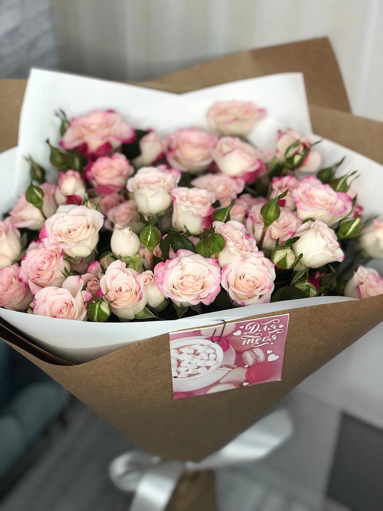 Букет цветов из: Розы в Григорово Новгородская область