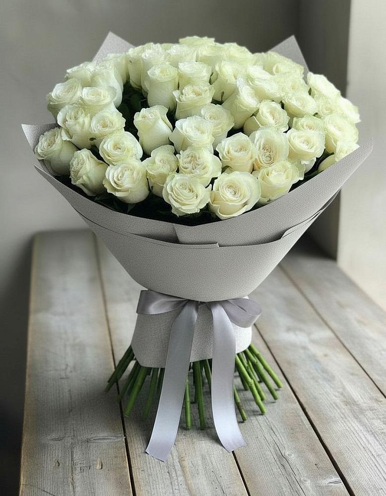 Букет 35 Белых роз в Григорово Новгородская область