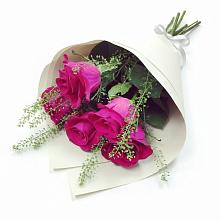 Букет цветов из:  Розы в Григорово Новгородская область