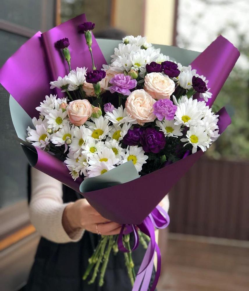 Букет цветов из: Хризантемы, Гвоздики и Розы в Григорово Новгородская область