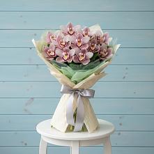 Букет цветов из:  Орхидеи и Розы #REPLACE_PRED# Григорово Новгородская область