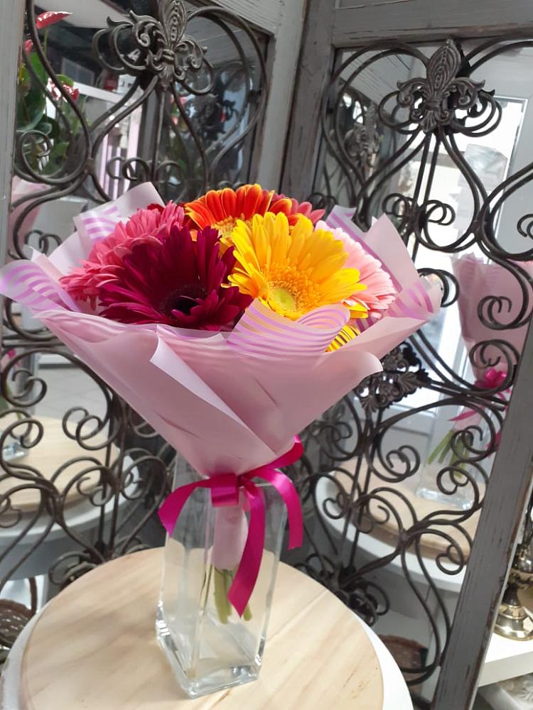 Букет цветов из: Герберы в Григорово Новгородская область