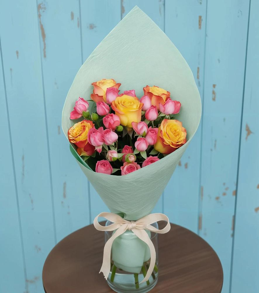 Букет цветов из: Розы в Григорово Новгородская область