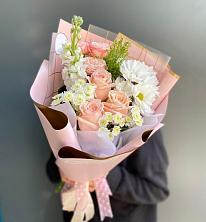 Букет цветов из:  Хризантемы и Розы в Григорово Новгородская область