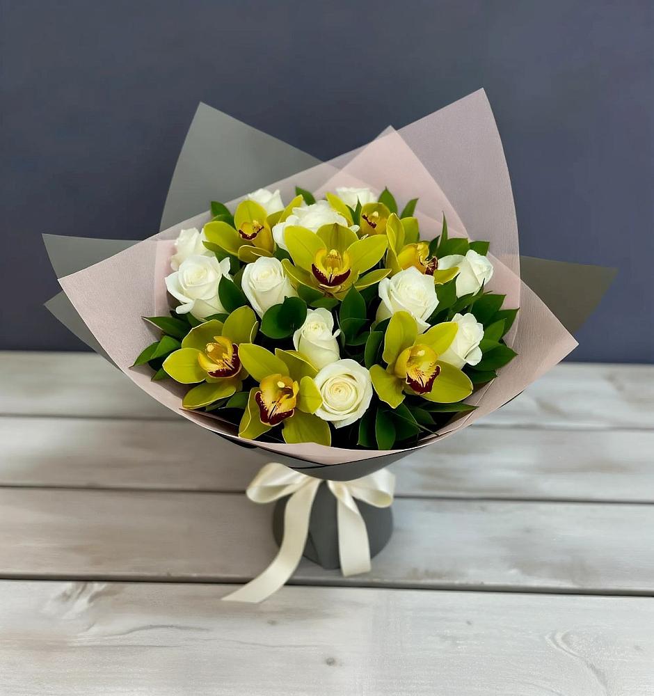 Букет цветов из: Орхидеи и Розы в Григорово Новгородская область