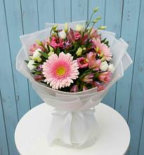 Букет цветов из:  Герберы, Альстромерии и Лизиантусы #REPLACE_PRED# Григорово Новгородская область